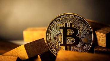 华尔街卖币，老钱包接盘：BTC所有权正在重新洗牌