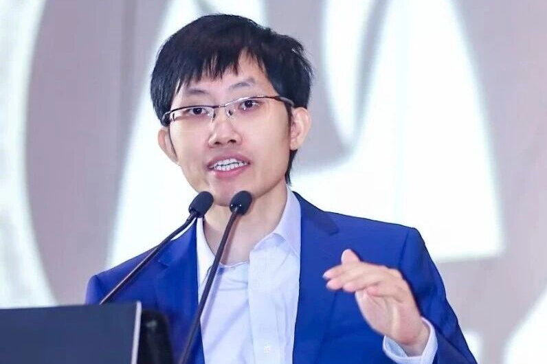 梁文锋登顶全球大模型首富 以360亿美元净资产位列全球富豪榜第63位